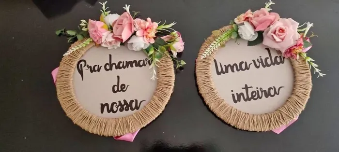 Placa Cadeira dos noivos + 01 Saco Pétalas Flor