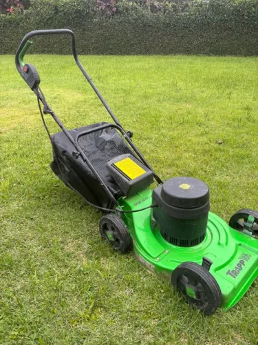 Cortador Grama elétrico 2500watts Com Recolhedor Mc60e Trapp Cor Verde/Preto 220V