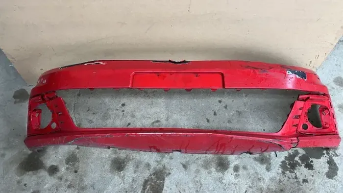 Para-choque GOL G7 19/18 Com detalhes.