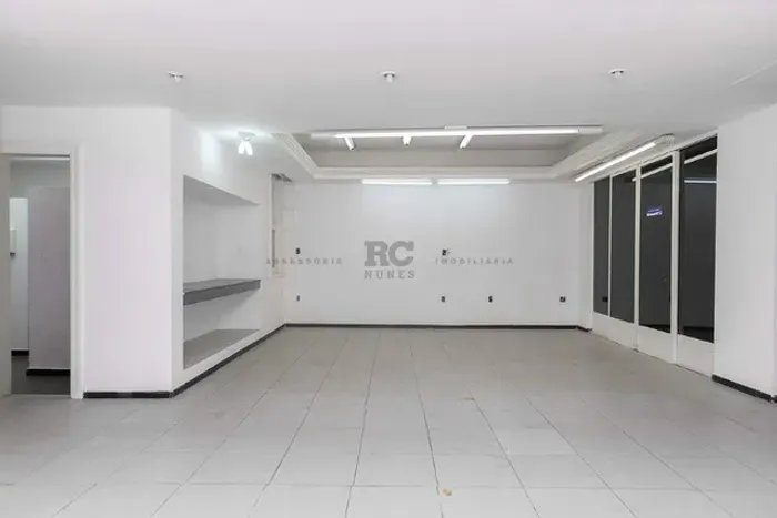 Casa comercial no Santo Agostinho na rua Juiz de Fora próximo à Avenida do Contorno.