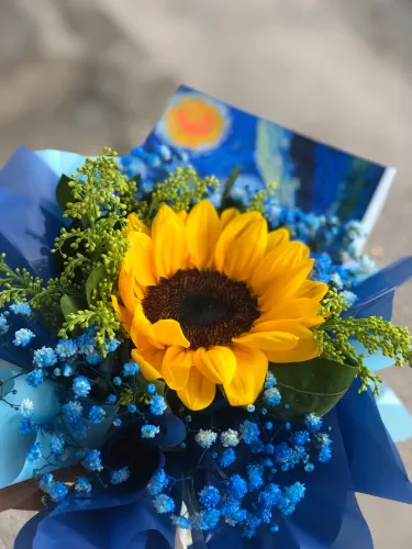 Buquê van gogh , buquê de girassol , buquê azul , buquê céu estrelado , floricultura 