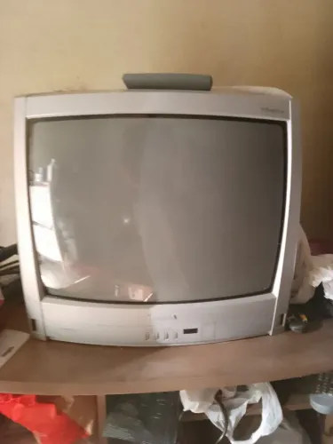 TV TUBO 20 POLEGADAS COM CONTROLE