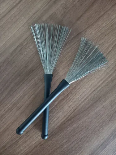Baqueta Vassourinha de Aço Retrátil Percussão 