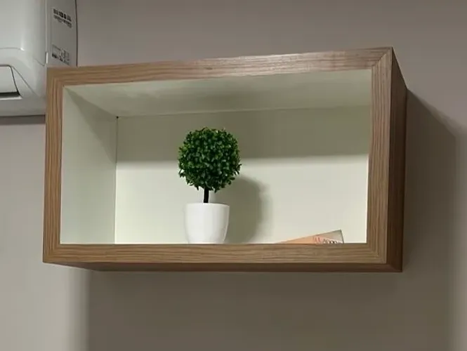 Prateleira/ Nicho de parede em madeira com design moderno e elegante