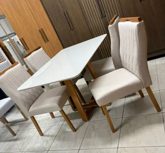 Mesa de jantar madeira maciça com vidro 120x80 romana