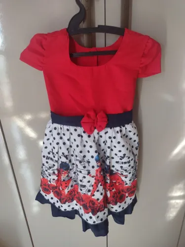 Vestido infantil temático 