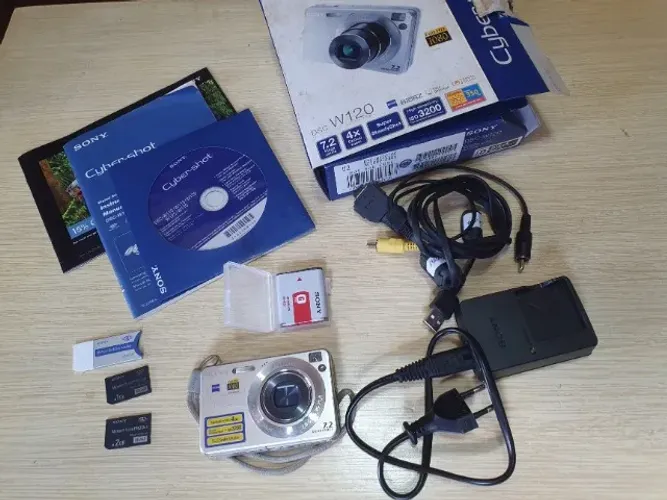 Câmera Sony Cyber-Shot DSC-W120 - 2008