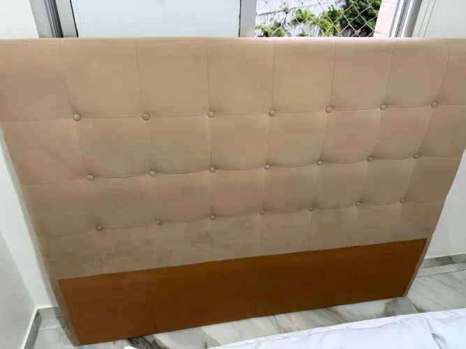 Cabeceira de Cama em Suede Bege