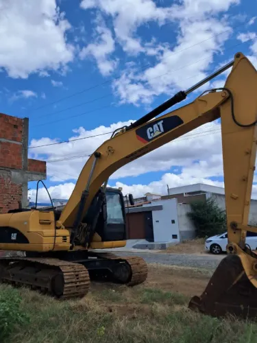 Escavadeira caterpillar 320D ano 2011
