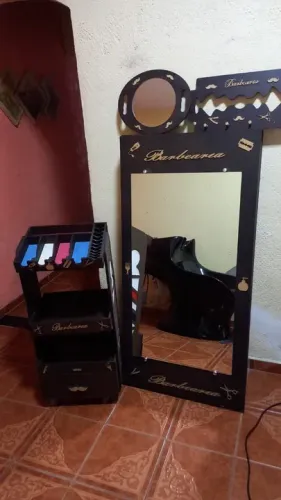 Kit móveis para barbearia de madeira, espelho, carrinho auxiliar, cabideiro, espelho 