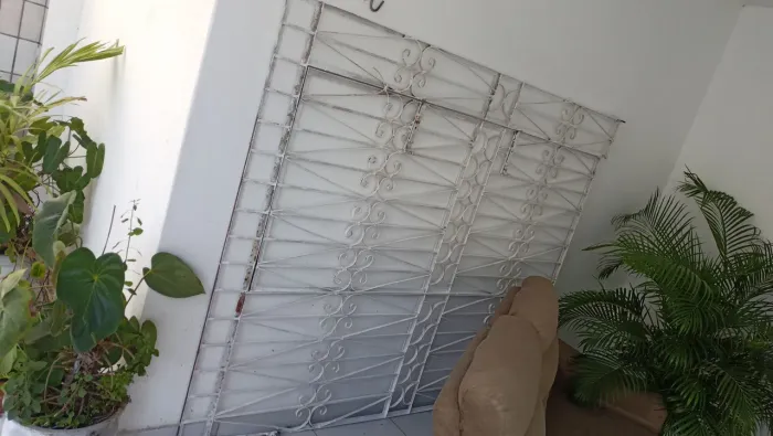 Portão de Ferro Trabalhado tipo arabesco. 1,80 mt x 2,10 mt