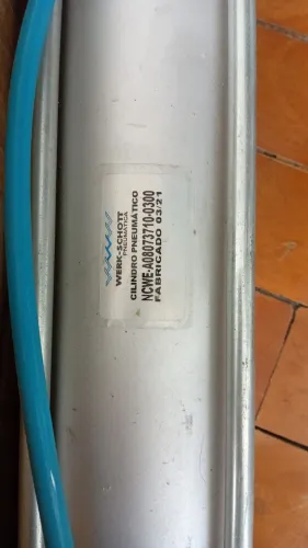 Cilindro pneumático WERK SCHOTT seminovo 50CM corpo 40CM pistão