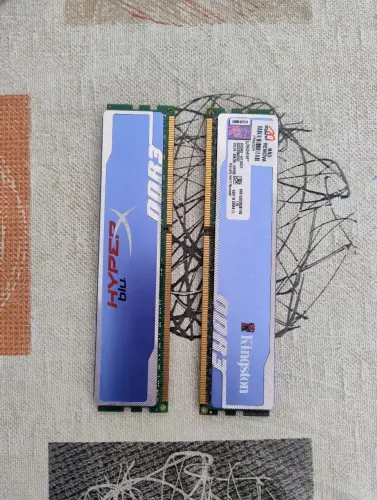 Vendo 2 memoria kingston hyperX