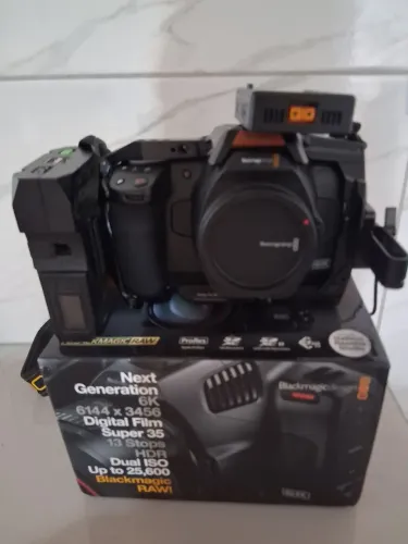 Blackmagic 6k G2 com acessórios 