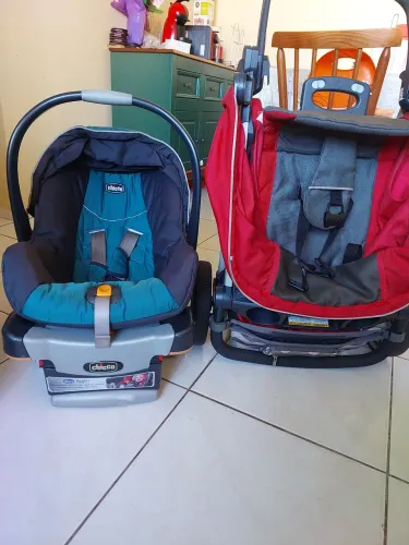 Carrinho e Bebê Conforto Chicco Bravo + 2 brindes