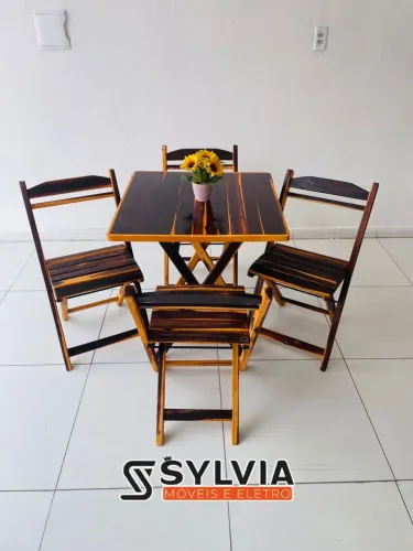 Conjunto de Mesa e Cadeiras Dobráveis de Madeira