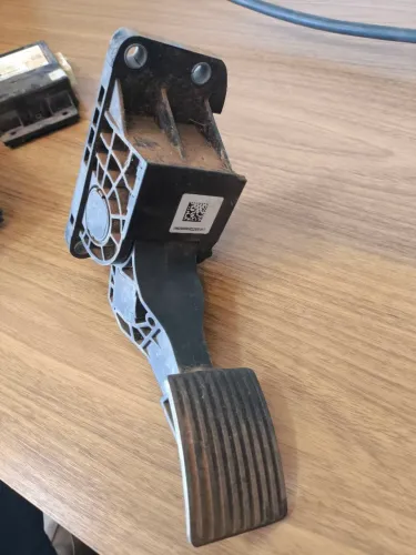 PEDAL DO ACELERADOR MERCEDES ATEGO 