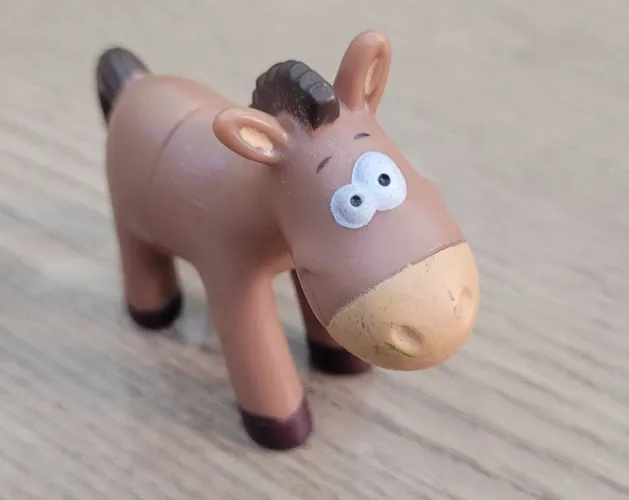 Miniatura Usado de Cavalo de Brinquedo-Detalhe na pintura do fucinho