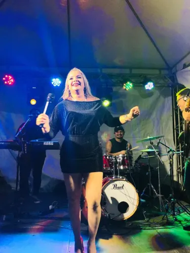 CANTORA, BANDA, ALYNE ADEGAS CONTRATE!!!