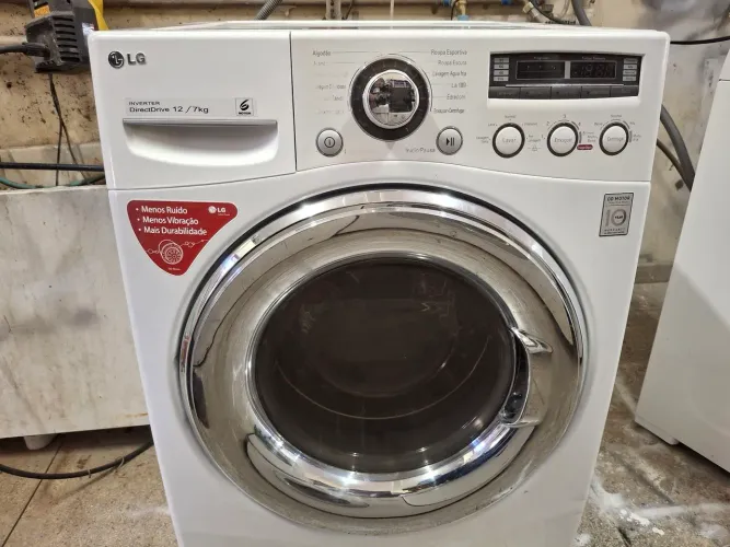 Lava e seca 220v semi nova