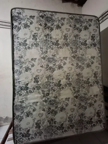 Cama de casal de espuma