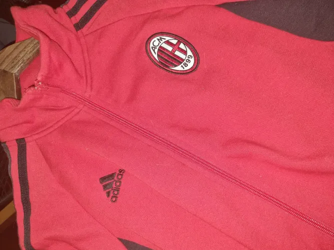 Agasalho do Milan Adidas