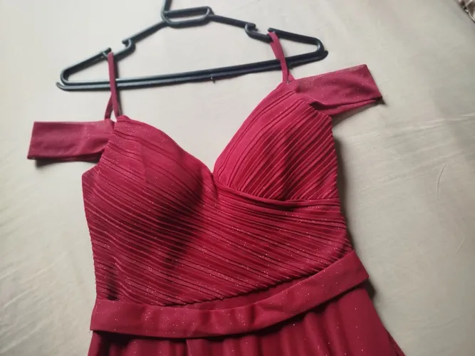 Vestido de festa Marsala