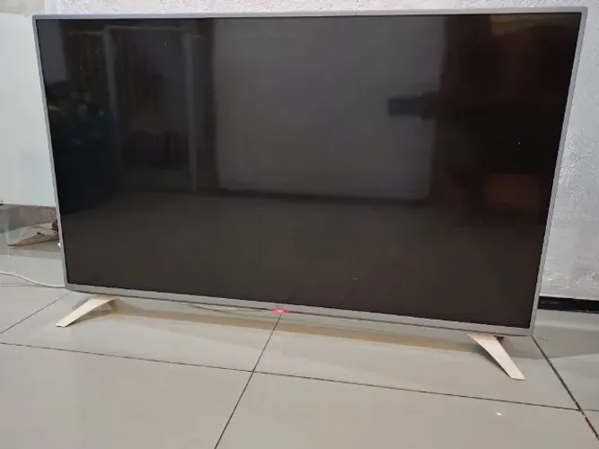 Smart TV 50" LG Full HD 49LF5900  - Defeito na imagem