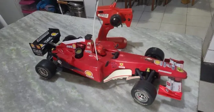 Automodelo Carrinho combustão Ferrari 1/8 Planeta Deagostini