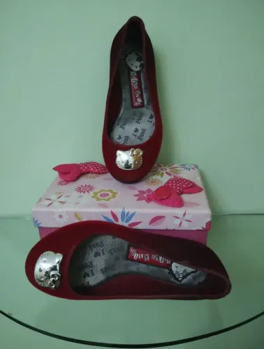 Hello Kitty, Barbie, Pampili, Sapatilha, chinelo, sapato, tênis, tamanco, T 30