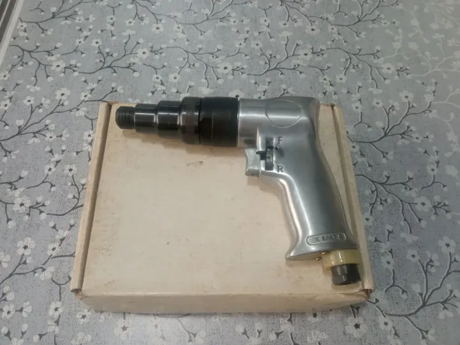Parafusadeira Pneumática com detalhe - NOVA