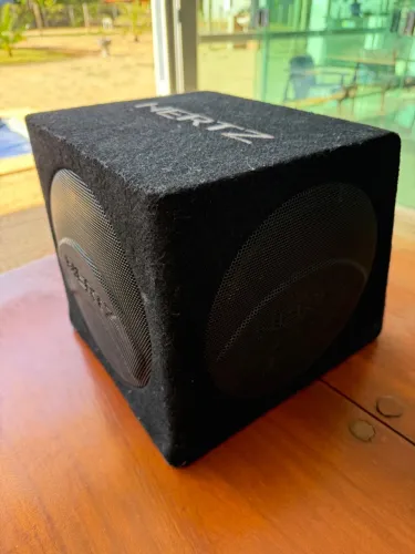Vendo Caixa de Som Hertz Amplificada