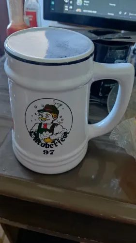 CANECA GRANDE OKTOBER FEST 1997 PERFEITO ESTADO