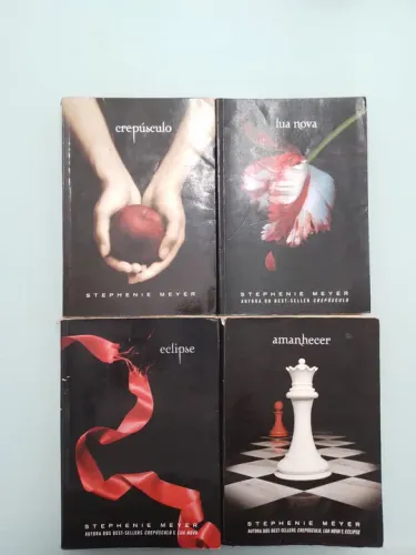 Saga Crepúsculo - Stephenie Meyer - 4 livros