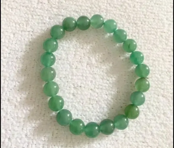 Vende-se Pulseira de pedra natural Quartzo Verde em bolinhas. R$ 20,00