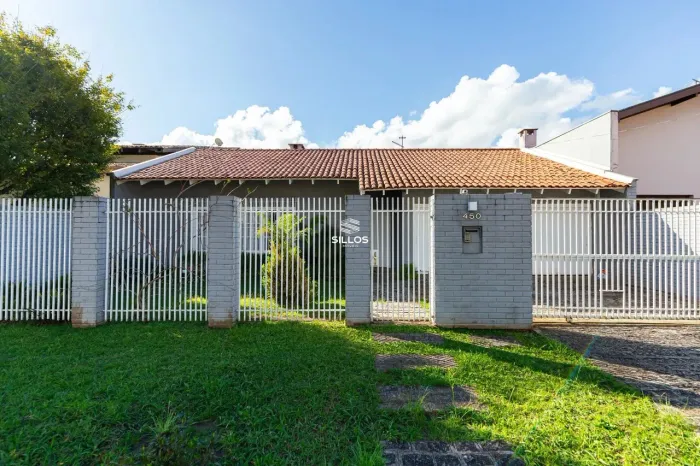 Casa à venda com 4 quartos no Ahú em Curitiba