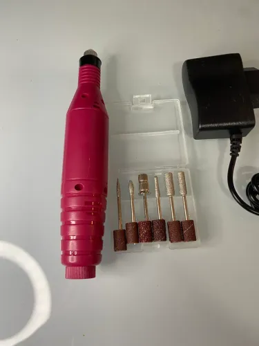 Lixa de unha elétrica Bivolt nova lacrada acompanha todas brocas
