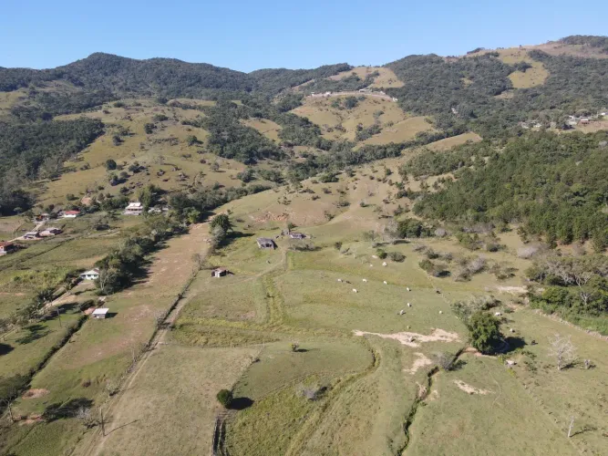Terreno com 09 Hectares, matriculado, no Bairro Freitas em Paulo Lopes SC.