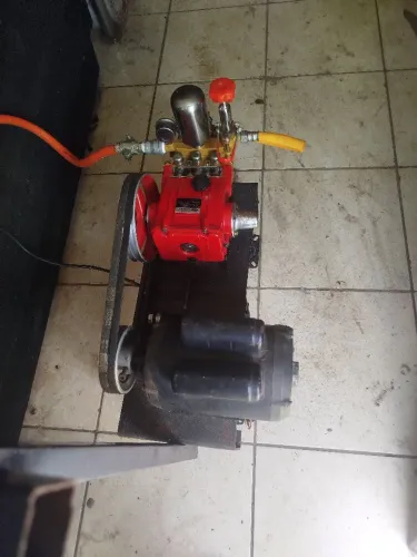 Bomba Pulverizadora a Pistão Profissional - Alta Pressão e Resistência