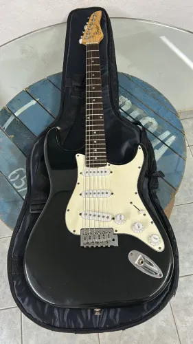 Guitarra Condor stratocaster