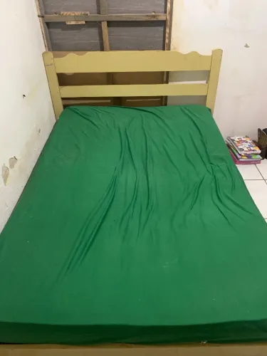 Cama de casal com colchão