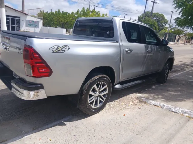 Toyota Hilux CD SRV 4X4 2.8 TDI Diesel Aut. 2020