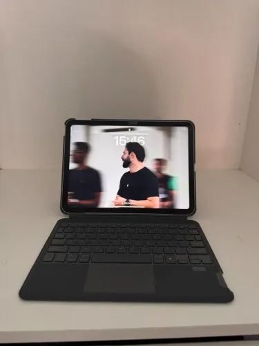 iPad A16 128 gb, wifi com teclado iplace de bônus