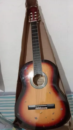 Vendo este violão 
