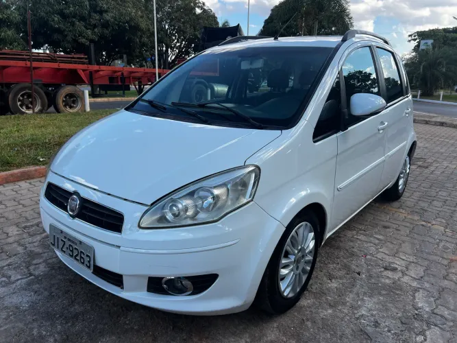 Fiat Idea Essence 1.6 Flex 16V 5P 2011