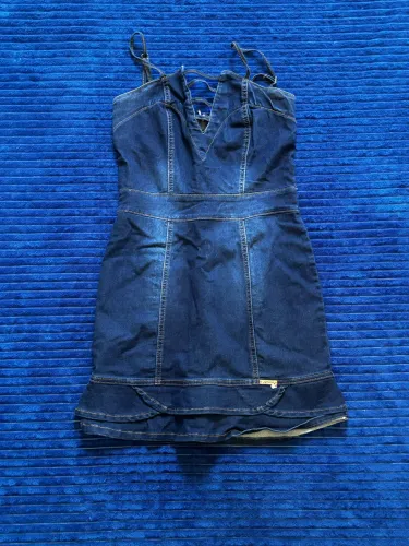 Vestido jeans. Tamanho M