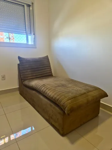 Sofá Chaise para Leitura em Suede Marrom - Bom estado
