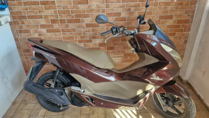 Pcx 150 17/18 no meu nome selada até outubro de 2027 com 52 mil km