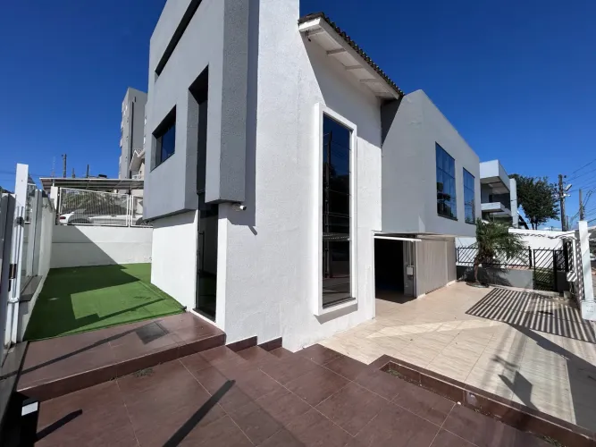 Duas casas para venda no mesmo lote!
