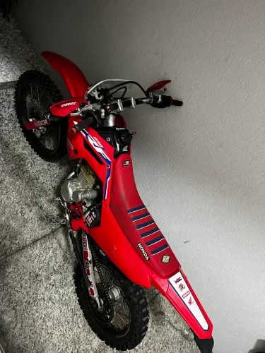 Crf 230 top ?